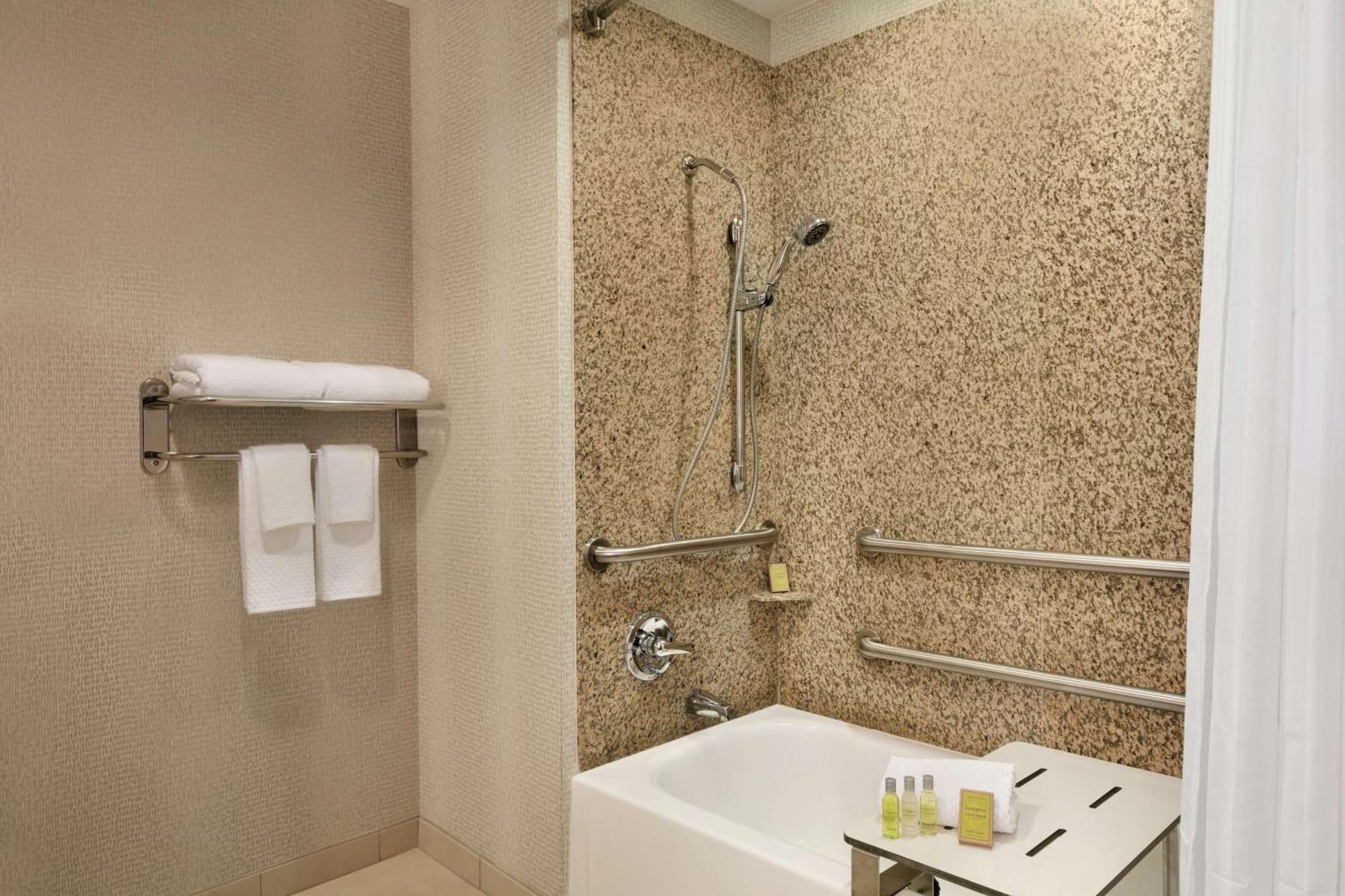 Doubletree By Hilton Atlanta Northeast/Northlake Tucker Zewnętrze zdjęcie